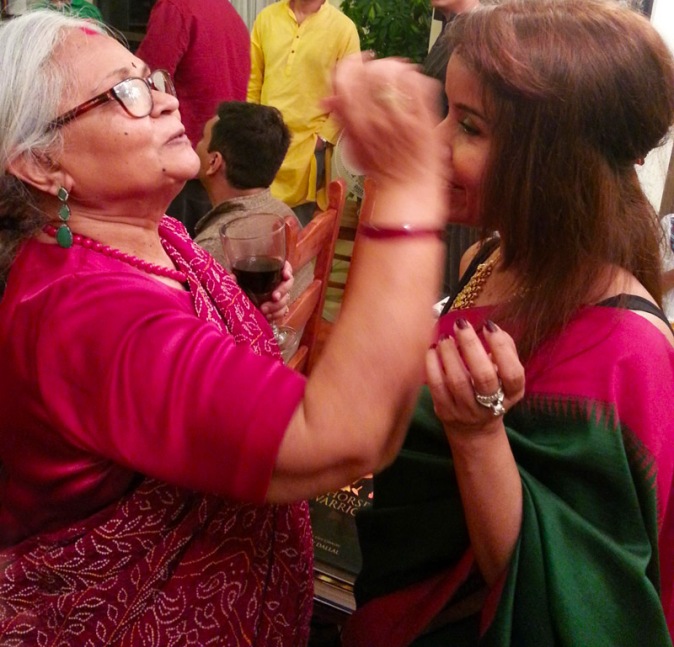 Bijoya celebrations with sindoor khela at IshitaUnblogged's home