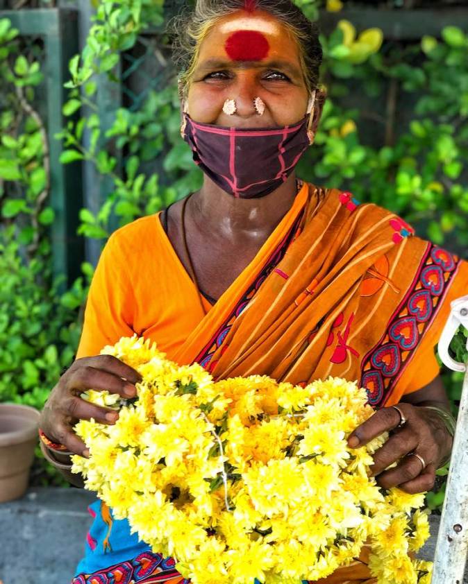A roadside flower vendor in Thiruvanmiyur