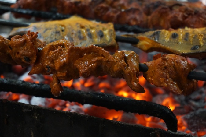 Chicken tikka in the grill at Sind Punjab